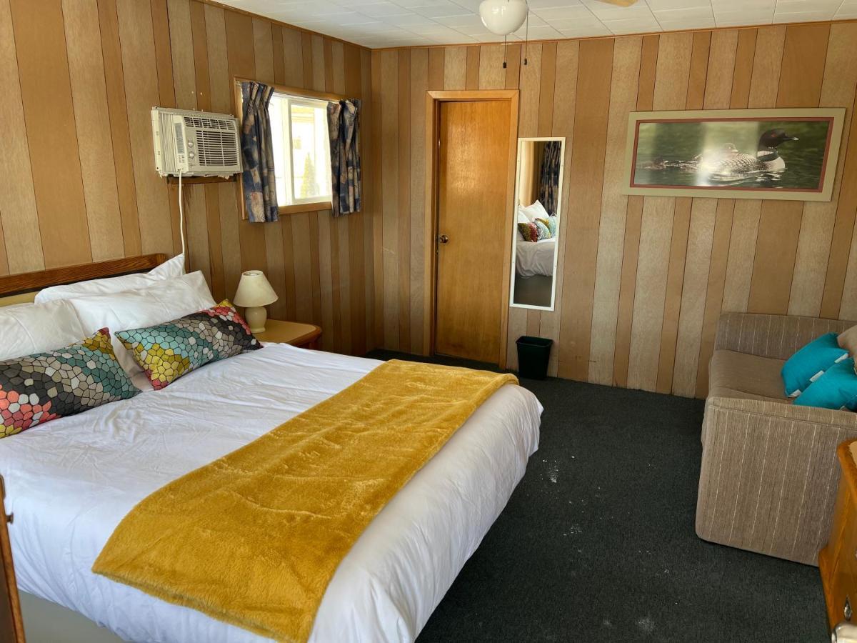 Kit Wat Motel&Marina Sauble Beach Exterior foto