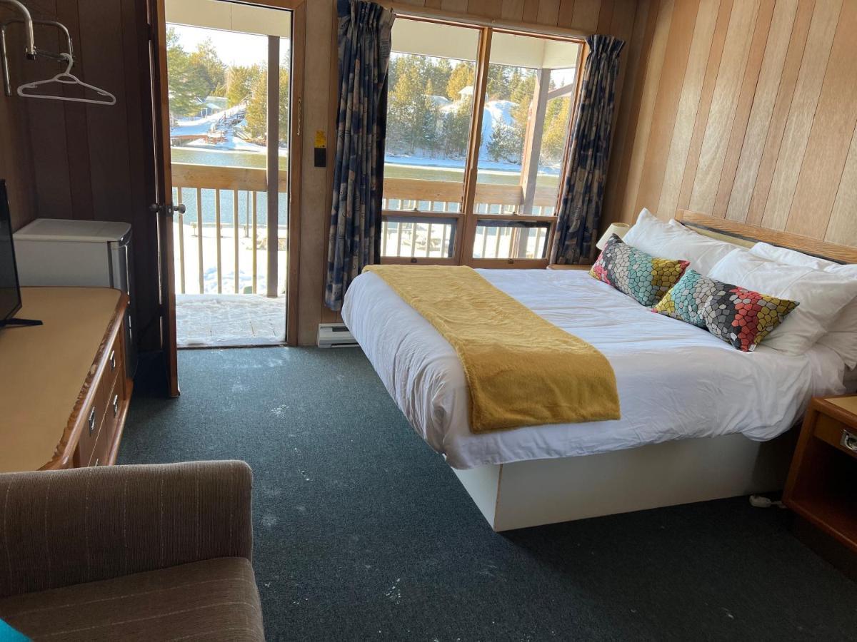 Kit Wat Motel&Marina Sauble Beach Exterior foto