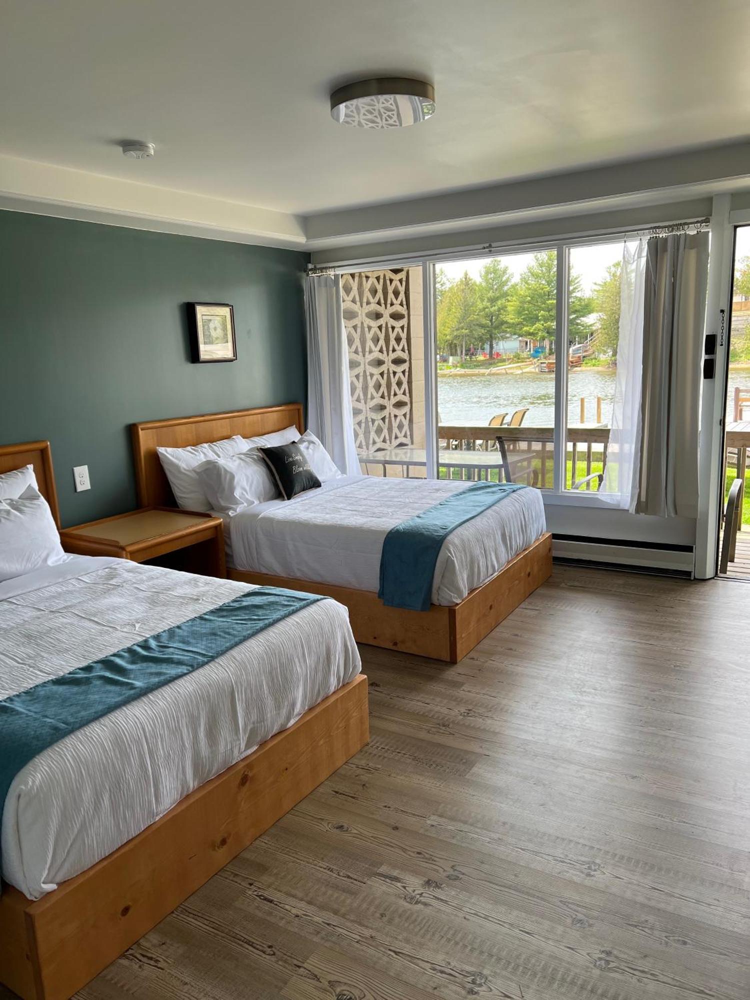 Kit Wat Motel&Marina Sauble Beach Exterior foto