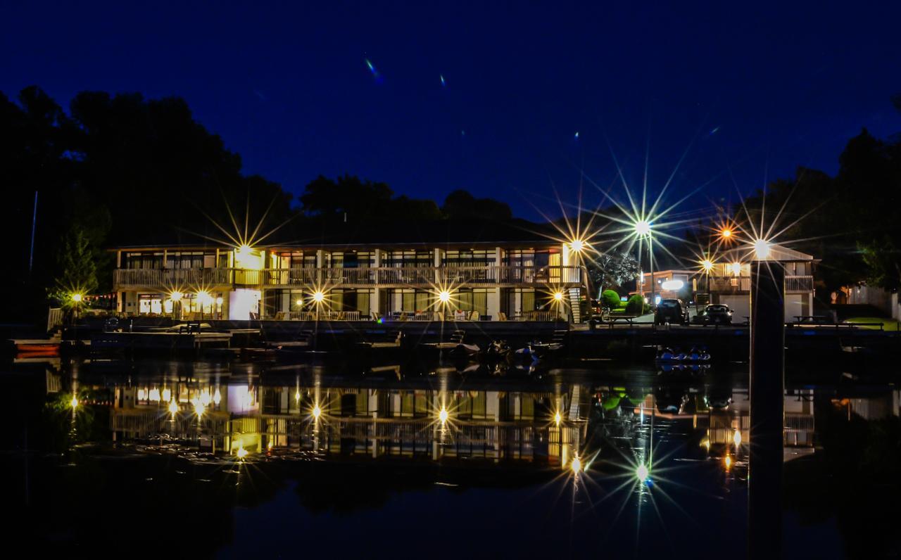 Kit Wat Motel&Marina Sauble Beach Exterior foto