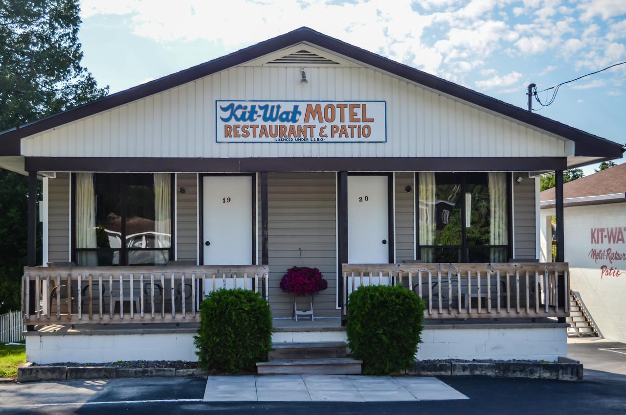 Kit Wat Motel&Marina Sauble Beach Exterior foto