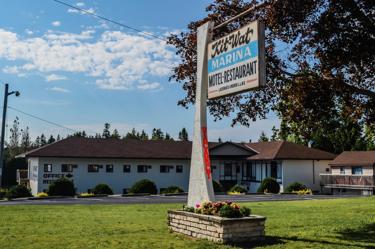 Kit Wat Motel&Marina Sauble Beach Exterior foto