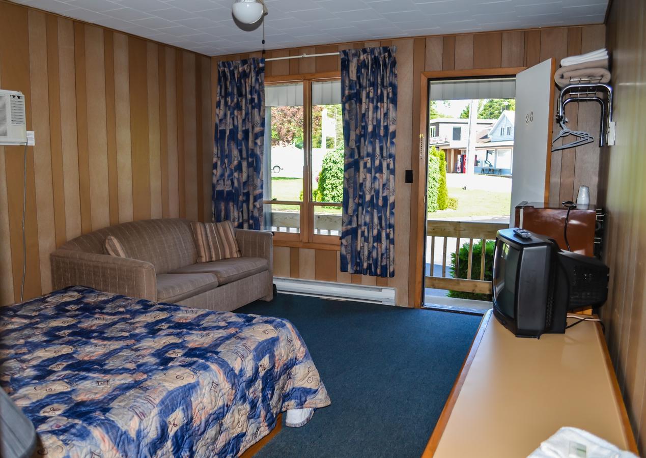 Kit Wat Motel&Marina Sauble Beach Exterior foto