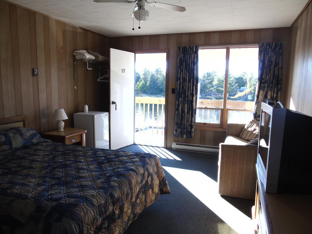 Kit Wat Motel&Marina Sauble Beach Exterior foto