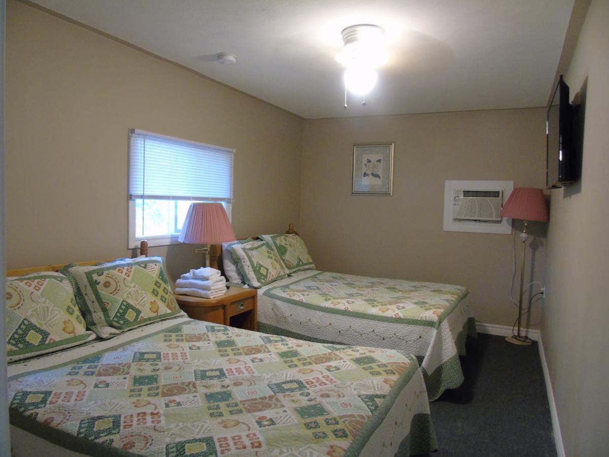 Kit Wat Motel&Marina Sauble Beach Exterior foto