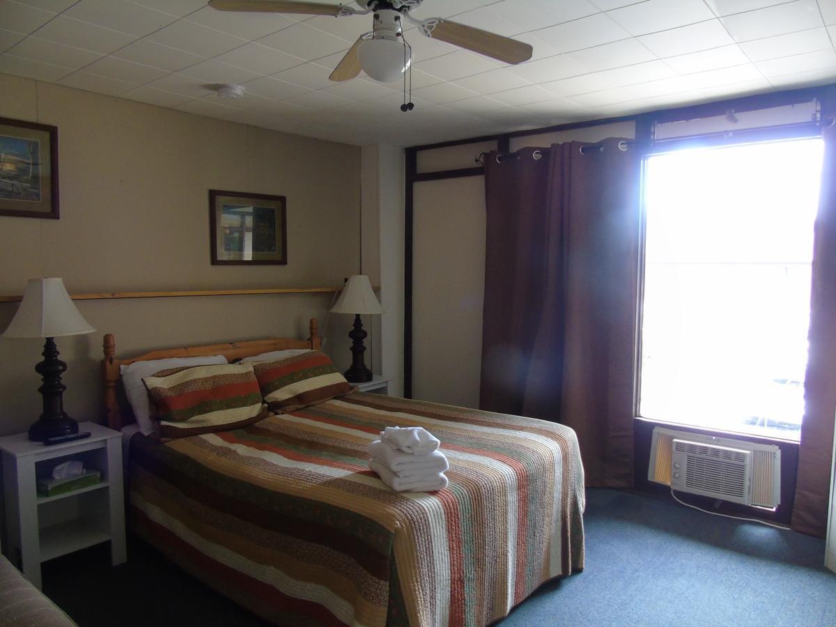 Kit Wat Motel&Marina Sauble Beach Exterior foto