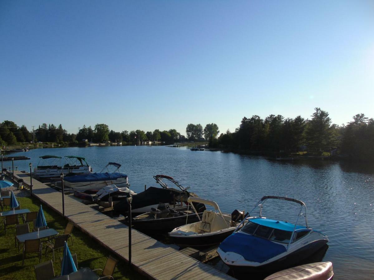 Kit Wat Motel&Marina Sauble Beach Exterior foto